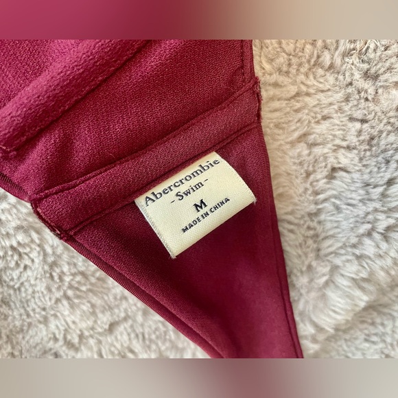 Abercrombie and Fitch bathing suit top - Picture 5 of 5